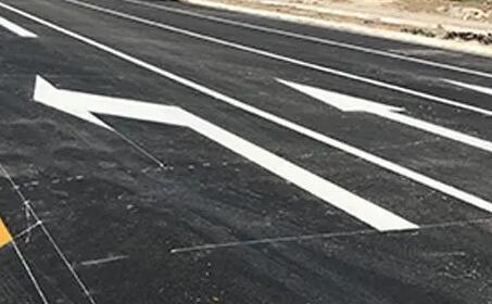 蘇州小區瀝青道路劃線用什么樣的材料？