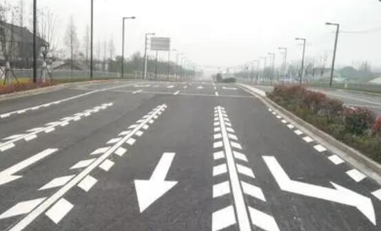 冷噴標(biāo)線一平方多少錢(qián)？道路劃線冷涂多少錢(qián)？