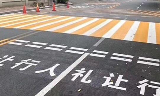 廠區(qū)停車位劃線施工找哪家？專業(yè)團隊為您排憂解難